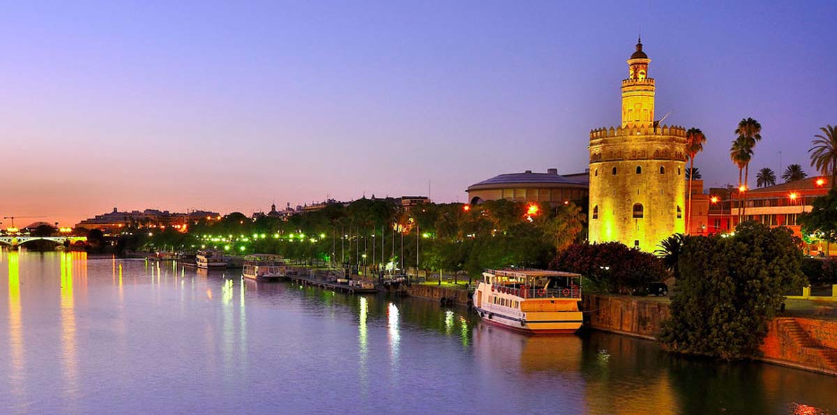 Sevilla Full Day Tour by high Speed Train (AVE) from Madrid
