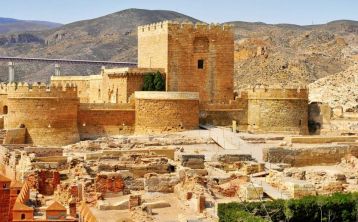Visita a la Alcazaba de Almería Visita a la Alcazaba de Almería