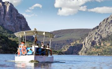 Paseo en barco por Monfragüe