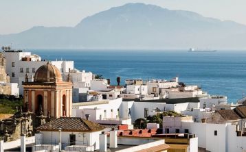 Excursión por la Ruta del Atún: Zahara, Bolonia y Tarifa Excursión por la Ruta del Atún: Zahara, Bolonia y Tarifa