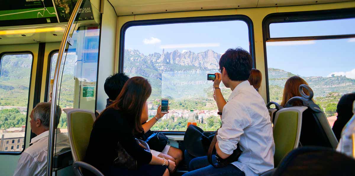 Visita a Montserrat desde Barcelona con ascenso en Tren Cremallera