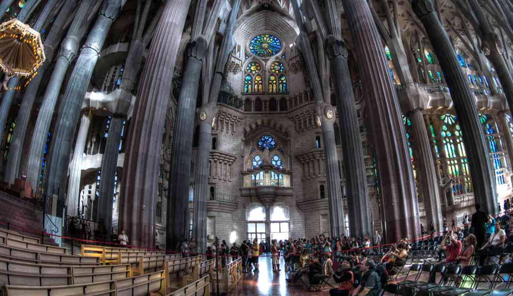 Skip the line: Sagrada Familia guided tour with entrance to towers