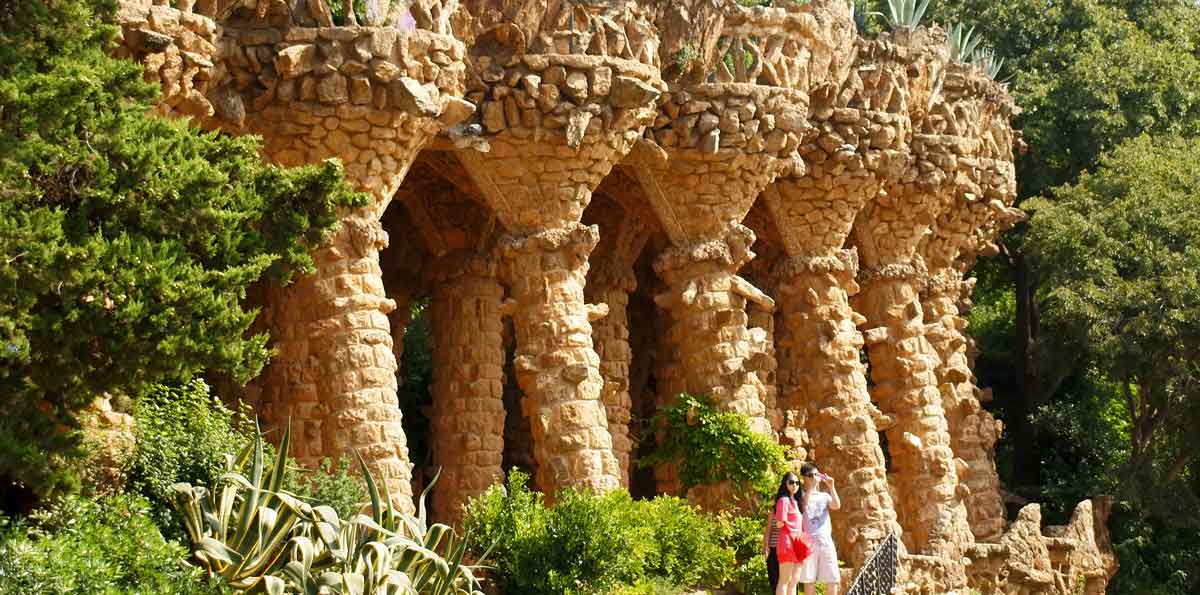 Gaudí Tour in Barcelona: Park Güell, Sagrada Familia, Casa Milá (La Pedrera) & Casa Batlló