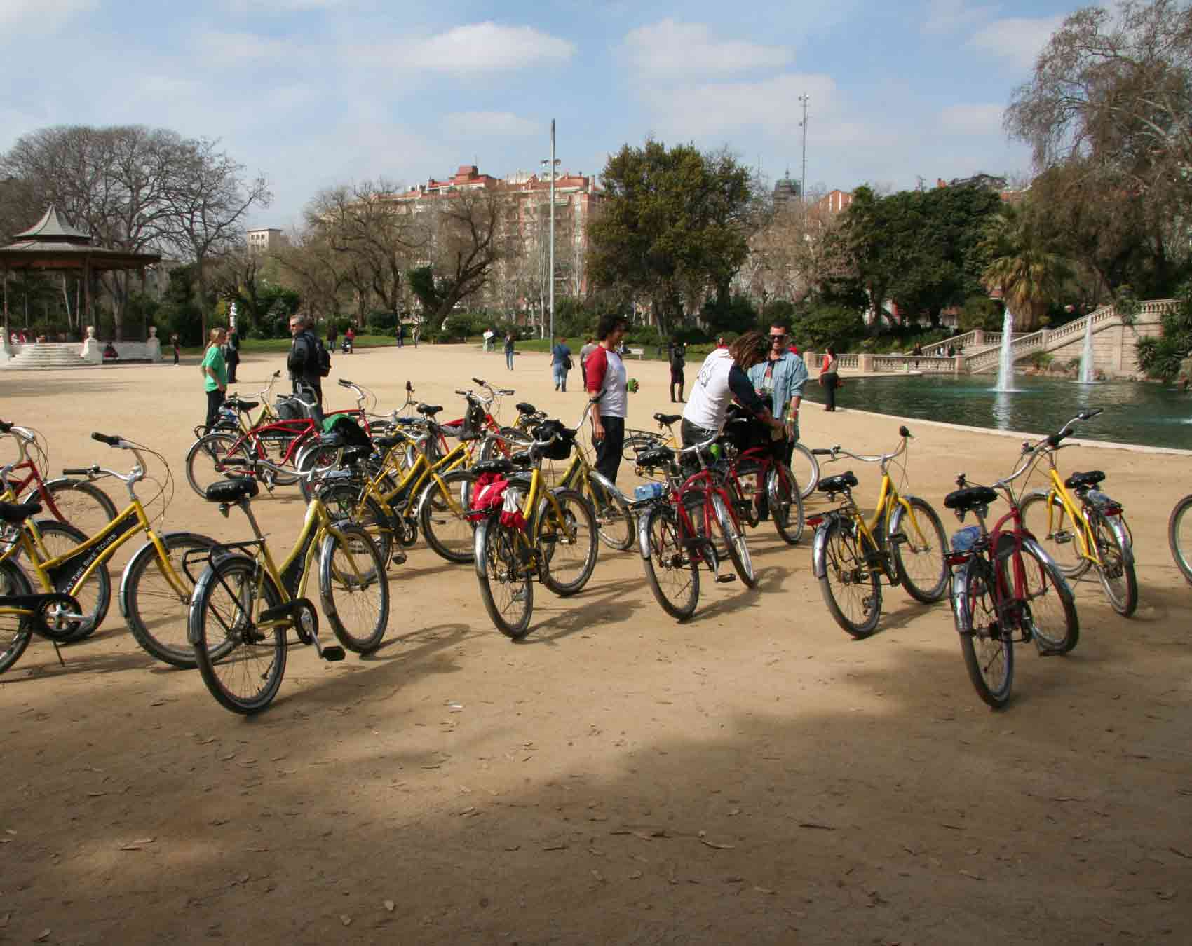 Tour  en bicicleta por los imprescindibles de Barcelona