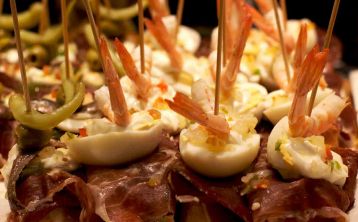 Tour de Tapas y Vinos en Sevilla Tour de Tapas y Vinos en Sevilla