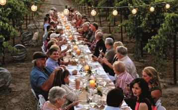 Cena en un viñedo de la Toscana Cena en un viñedo de la Toscana