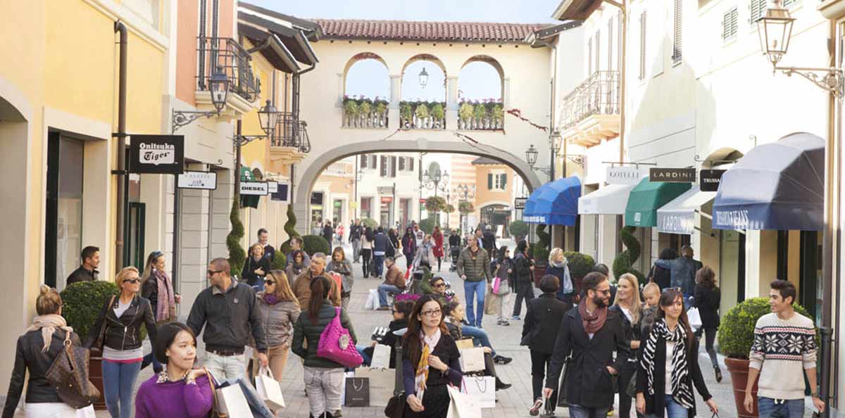 Tour de compras en Serravalle Outlet desde Milán