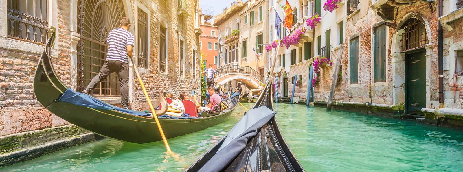 Viaje en góndola en Venecia con serenata