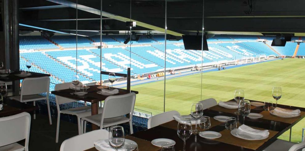 Tour Estadio Santiago Bernabéu con Palco VIP y comida en el Real Café