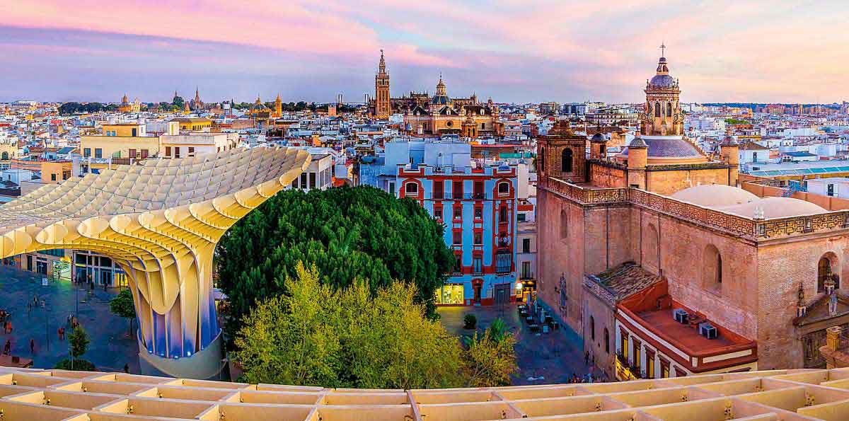 Tour por Sevilla, Córdoba y Cáceres en 3 días desde Madrid