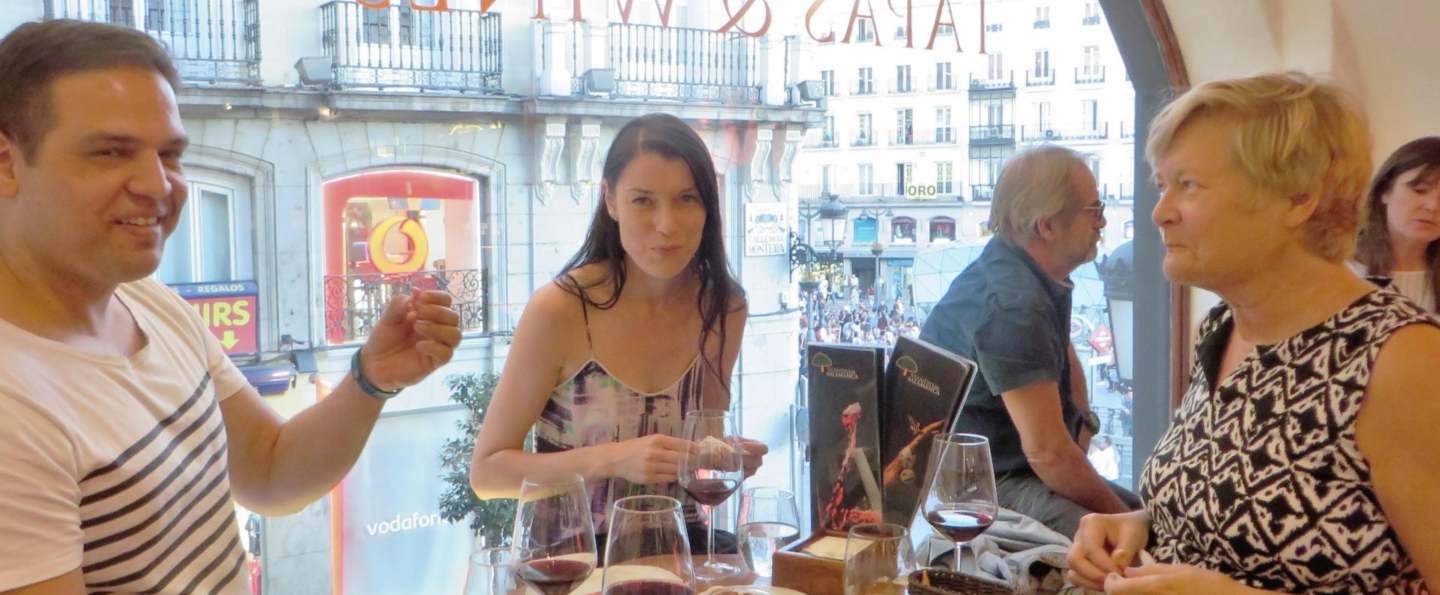 Madrid Food Tour: Wine Tasting & Iberian Ham