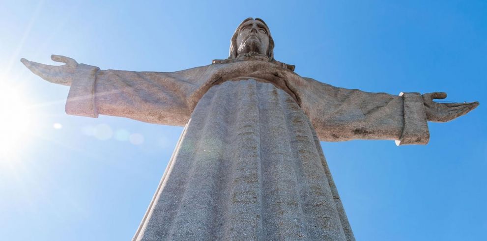Lisbon Tour: 25th April Bridge & Cristo Rei Sanctuary