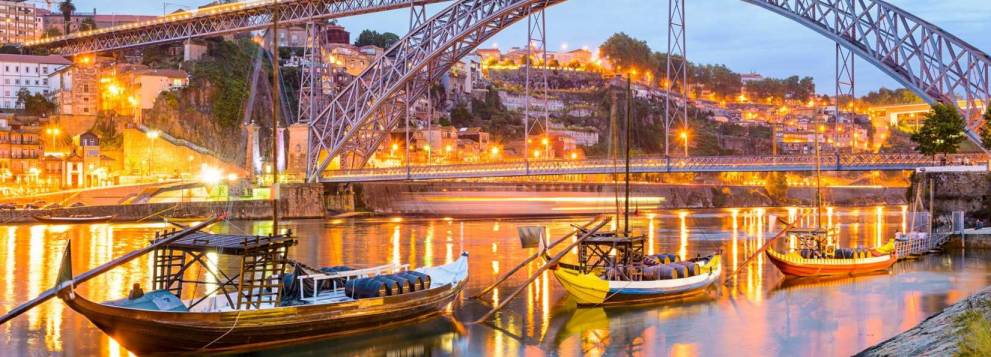 Oporto Tour by Night with Dinner and Fado Show