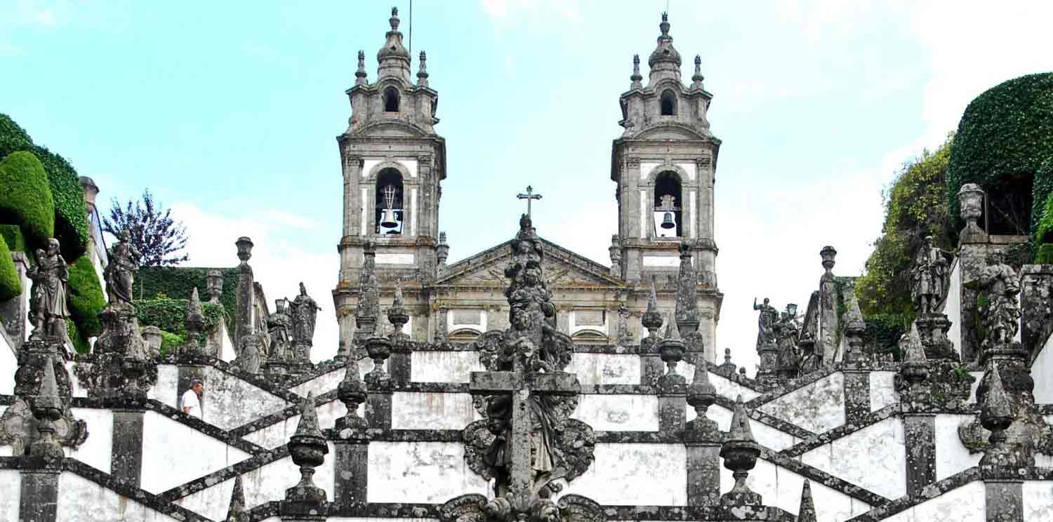 Minho Tour from Oporto: Braga and Guimarães