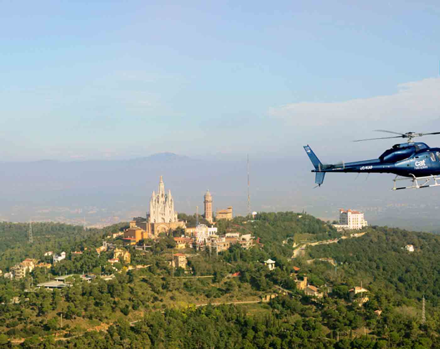 Vuelo en helicóptero por Barcelona y Montserrat