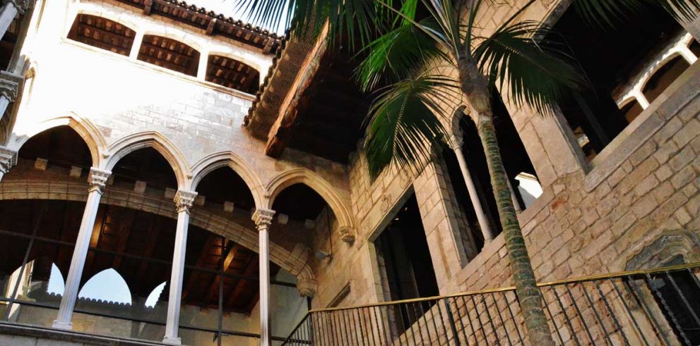 Picasso Walking Tour & Picasso Museum in Barcelona