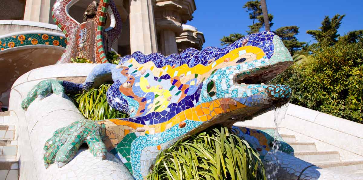 Barcelona: Tour Gaudí con acceso rápido a Sagrada Familia y Park Güell
