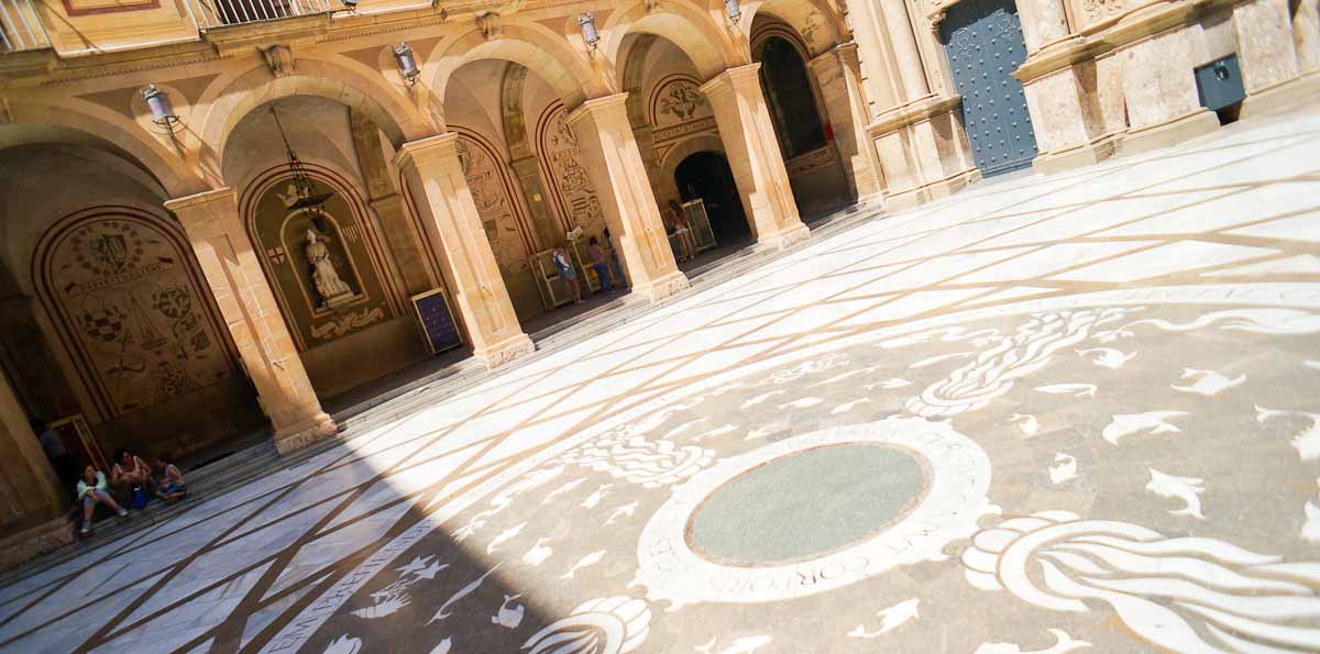 Tour por Montserrat y la Colonia Güell
