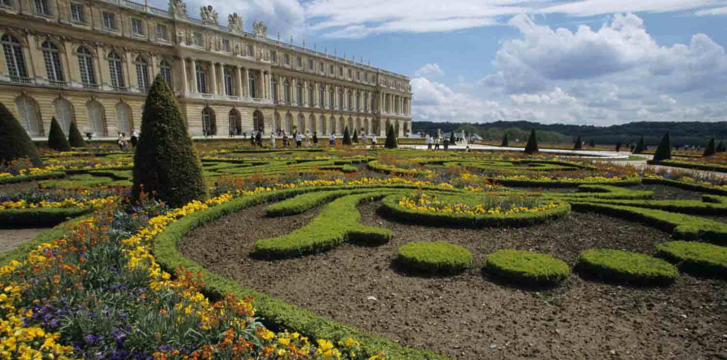 Versailles Palace Ticket, Audioguide & Transfer from Paris