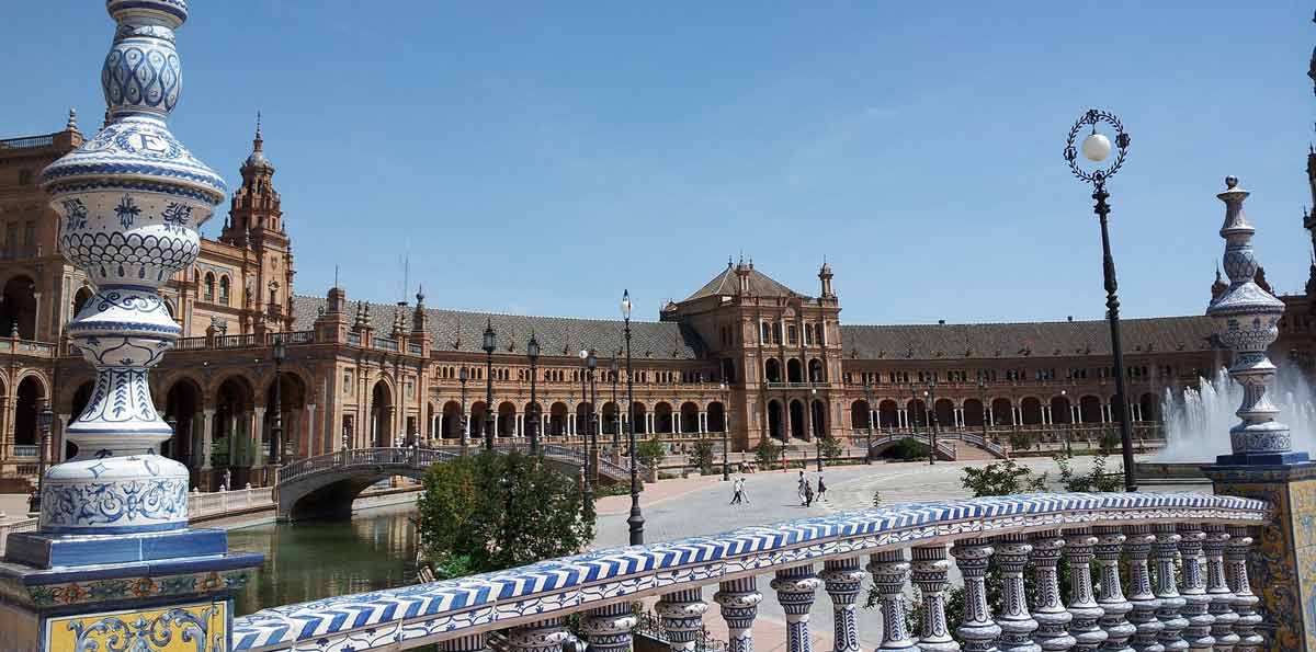 Visita guiada por Plaza de España y Parque de María Luisa