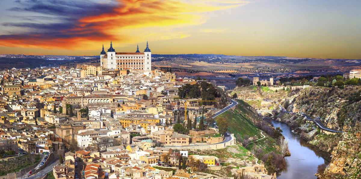 Toledo desde Madrid: autobús de ida y vuelta con guía turístico a bordo